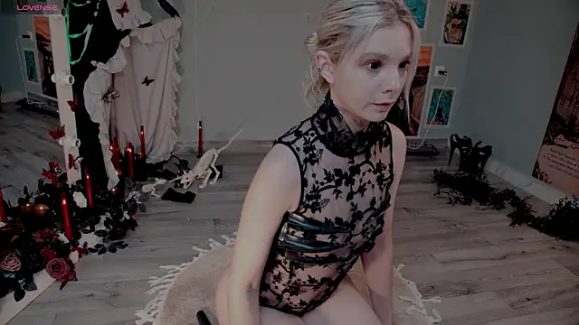 Careful i bite online show from 10-30-25, 05:39