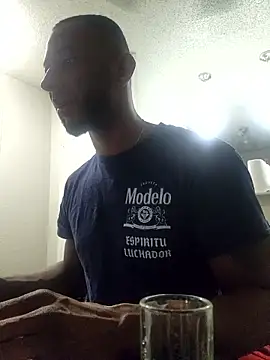 Snapshot of Mustang996 chatting on 11-27-25, 06:25 Mustang996 online show from 11-27-25, 06:25