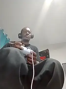 Snapshot of Makeyoucumallover chatting on 10-31-25, 05:59 Makeyoucumallover online show from 10-31-25, 05:59