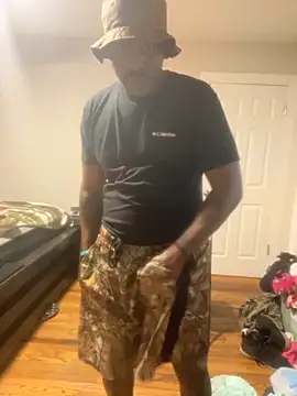 Snapshot of Makeyoucumallover chatting on 09-28-25, 01:45 Makeyoucumallover online show from 09-28-25, 01:45