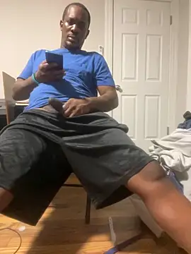 Snapshot of Makeyoucumallover chatting on 10-03-25, 03:41 Makeyoucumallover online show from 10-03-25, 03:41