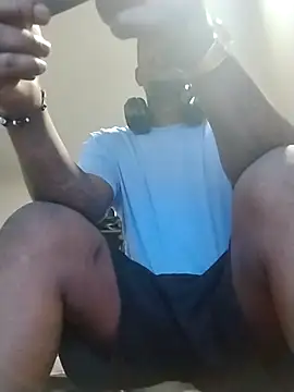 Snapshot of Makeyoucumallover chatting on 11-10-25, 03:22 Makeyoucumallover online show from 11-10-25, 03:22