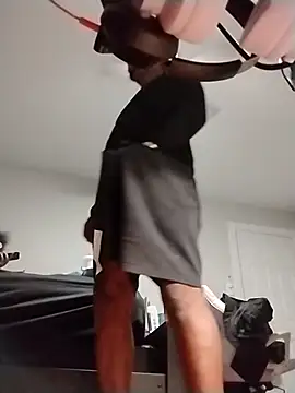 Snapshot of Makeyoucumallover chatting on 12-01-25, 04:13 Makeyoucumallover online show from 12-01-25, 04:13