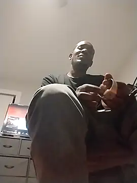 Snapshot of Makeyoucumallover chatting on 11-25-25, 10:15 Makeyoucumallover online show from 11-25-25, 10:15