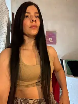 Snapshot of Estefani_32 chatting on 07-15-26, 02:13 Estefani 32 online show from 07-15-26, 02:13
