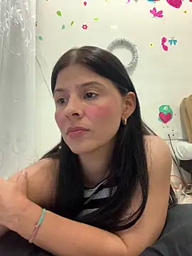 Estefani 32 online show from 04-15-26, 08:42