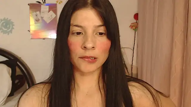 Estefani 32 online show from 10-07-25, 04:30