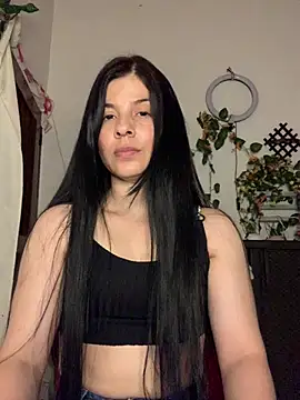Snapshot of Estefani_32 chatting on 07-01-26, 06:41 Estefani 32 online show from 07-01-26, 06:41