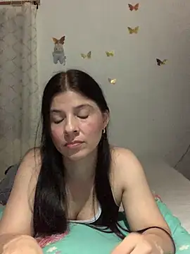 Snapshot of Estefani_32 chatting on 06-04-26, 12:15 Estefani 32 online show from 06-04-26, 12:15
