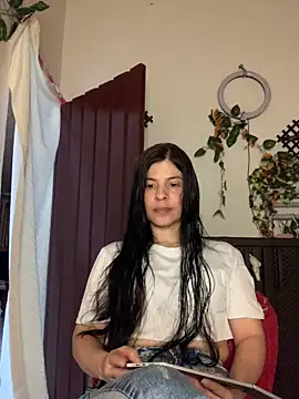 Snapshot of Estefani_32 chatting on 06-30-26, 03:56 Estefani 32 online show from 06-30-26, 03:56