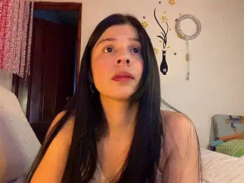 Estefani 32 online show from 03-15-26, 04:36