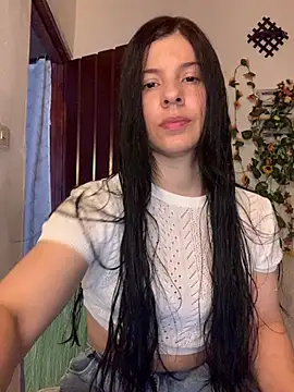 Snapshot of Estefani_32 chatting on 07-11-26, 05:35 Estefani 32 online show from 07-11-26, 05:35