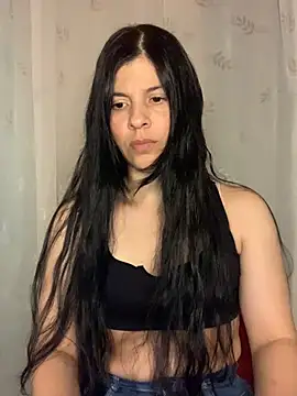 Snapshot of Estefani_32 chatting on 06-27-26, 08:59 Estefani 32 online show from 06-27-26, 08:59