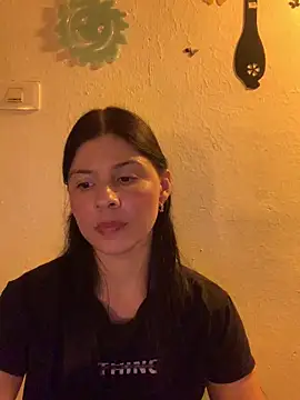 Snapshot of Estefani_32 chatting on 06-04-26, 05:17 Estefani 32 online show from 06-04-26, 05:17