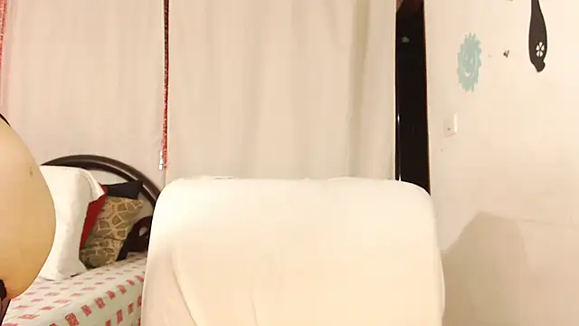 Estefani 32 online show from 09-21-25, 01:49