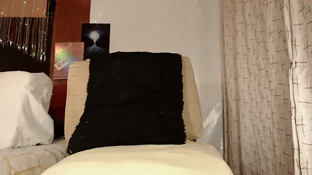 Estefani 32 online show from 11-11-25, 12:33