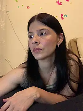 Estefani 32 online show from 04-11-26, 12:40