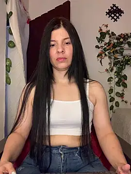 Snapshot of Estefani_32 chatting on 07-10-26, 02:39 Estefani 32 online show from 07-10-26, 02:39