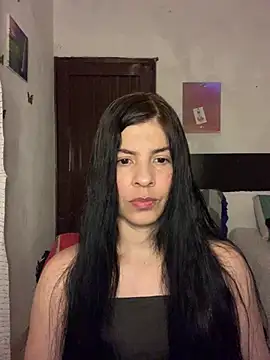 Snapshot of Estefani_32 chatting on 07-18-26, 07:55 Estefani 32 online show from 07-18-26, 07:55