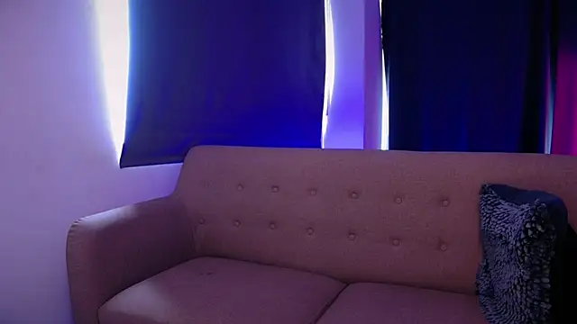 Liam V online show from 11-23-25, 05:23