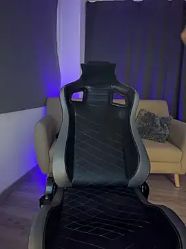 Liam V online show from 04-15-26, 04:07