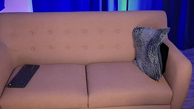 Liam V online show from 09-30-25, 02:39