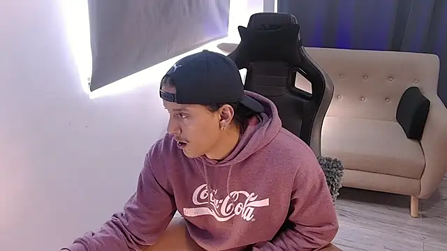 Liam V online show from 03-25-26, 12:48