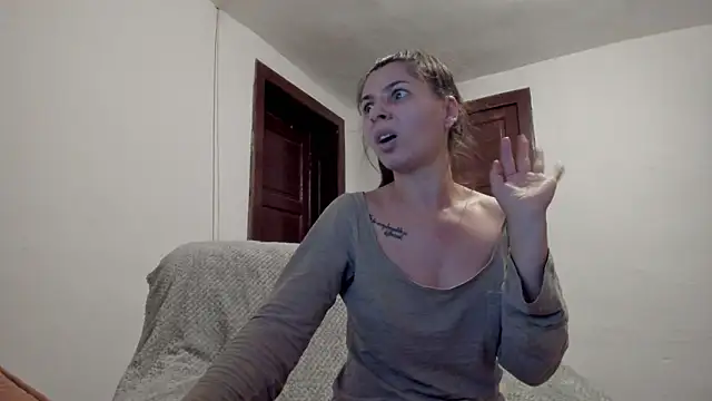 Snapshot of EasyAcee chatting on 10-09-25, 04:35 EasyAcee online show from 10-09-25, 04:35