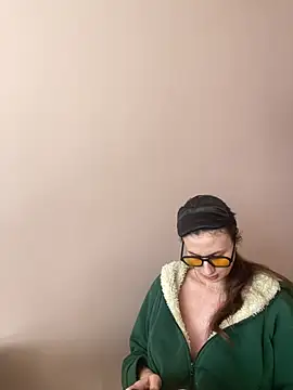 Snapshot of Flossy_Vettie chatting on 04-18-26, 11:34 Flossy Vettie online show from 04-18-26, 11:34