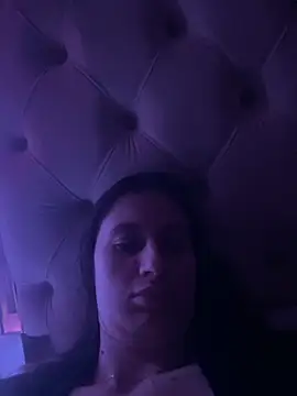 Flossy Vettie online show from 11-21-25, 05:12