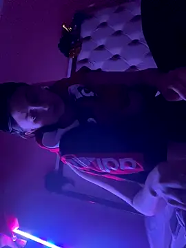 Flossy Vettie online show from 11-17-25, 12:36