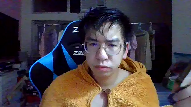 Snapshot of charlie_xdd chatting on 03-18-25, 01:12 charlie xdd online show from 03-18-25, 01:12