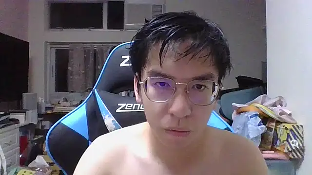 Snapshot of charlie_xdd chatting on 10-31-25, 10:56 charlie xdd online show from 10-31-25, 10:56