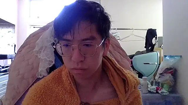 Snapshot of charlie_xdd chatting on 03-08-25, 06:32 charlie xdd online show from 03-08-25, 06:32