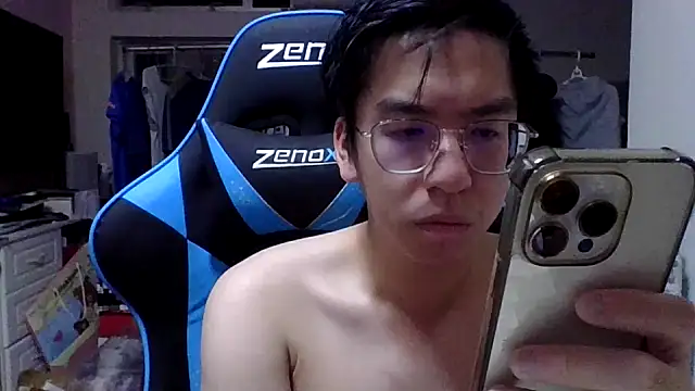 Snapshot of charlie_xdd chatting on 03-15-25, 02:45 charlie xdd online show from 03-15-25, 02:45