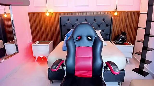 AMELIELEONE online show from 02-10-26, 12:26