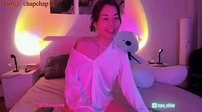 ChloeTayaa online show from 01-26-25, 05:02