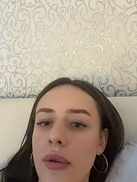 Snapshot of Lisaaan chatting on 02-04-25, 12:11 Lisaaan online show from 02-04-25, 12:11