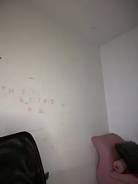 DulceLenns online show from 03-22-25, 06:36