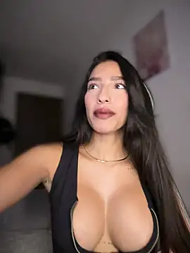 DulceLenns online show from 03-31-26, 07:16