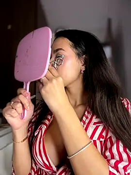 DulceLenns online show from 12-22-25, 06:30