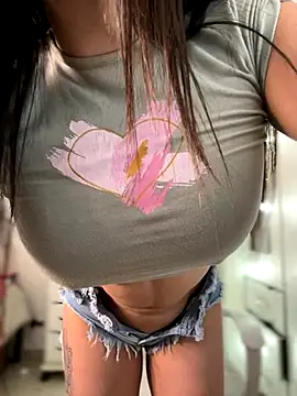 Emmily 19 online show from 11-05-25, 10:13