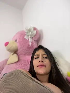 Emmily 19 online show from 03-18-25, 06:06