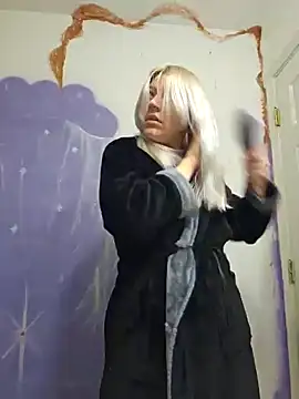 Snapshot of ScarletCallings420 chatting on 12-07-24, 04:53 ScarletCallings420 online show from 12-07-24, 04:53