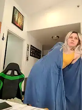 Snapshot of ScarletCallings420 chatting on 03-12-25, 11:01 ScarletCallings420 online show from 03-12-25, 11:01