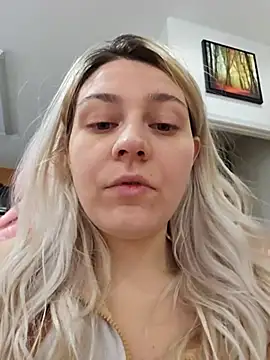 Snapshot of ScarletCallings420 chatting on 02-17-25, 07:23 ScarletCallings420 online show from 02-17-25, 07:23