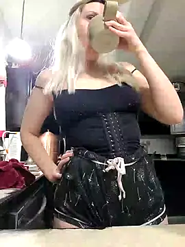 Snapshot of ScarletCallings420 chatting on 02-21-25, 03:10 ScarletCallings420 online show from 02-21-25, 03:10