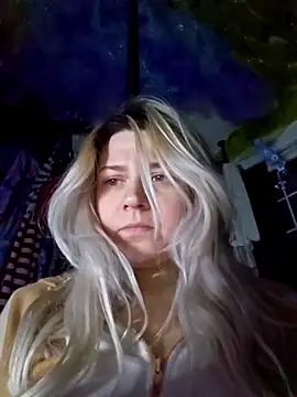 Snapshot of ScarletCallings420 chatting on 02-14-25, 04:41 ScarletCallings420 online show from 02-14-25, 04:41