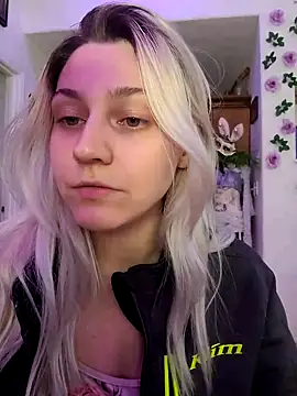 Snapshot of ScarletCallings420 chatting on 03-12-25, 07:58 ScarletCallings420 online show from 03-12-25, 07:58