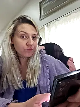 Snapshot of ScarletCallings420 chatting on 02-20-25, 07:19 ScarletCallings420 online show from 02-20-25, 07:19